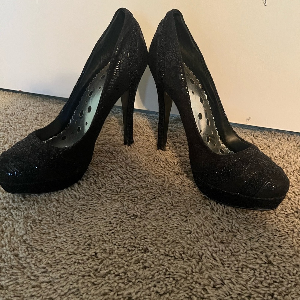 Black Sparkly High Heel Pumps